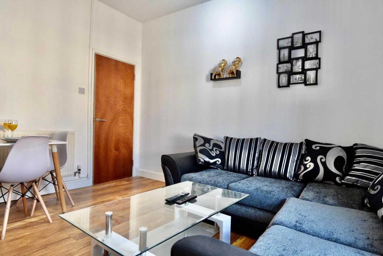 Come On In Lucas Street Newport Train Station Sleep Upto 8 Villa Dış mekan fotoğraf