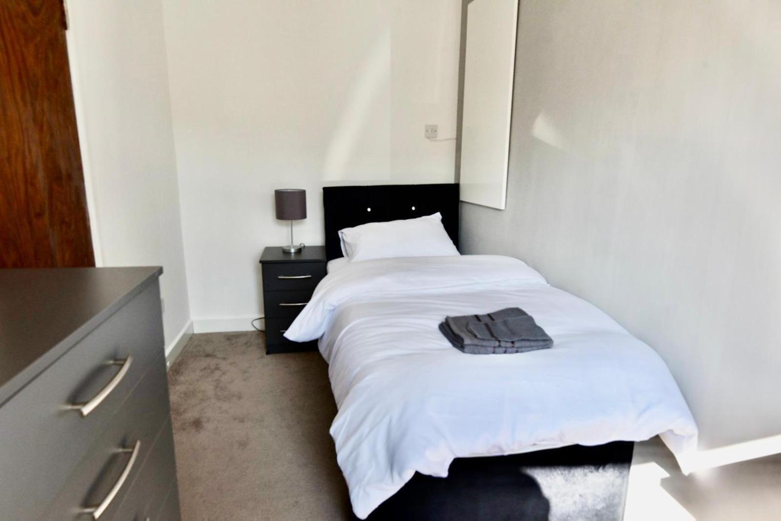 Come On In Lucas Street Newport Train Station Sleep Upto 8 Villa Dış mekan fotoğraf